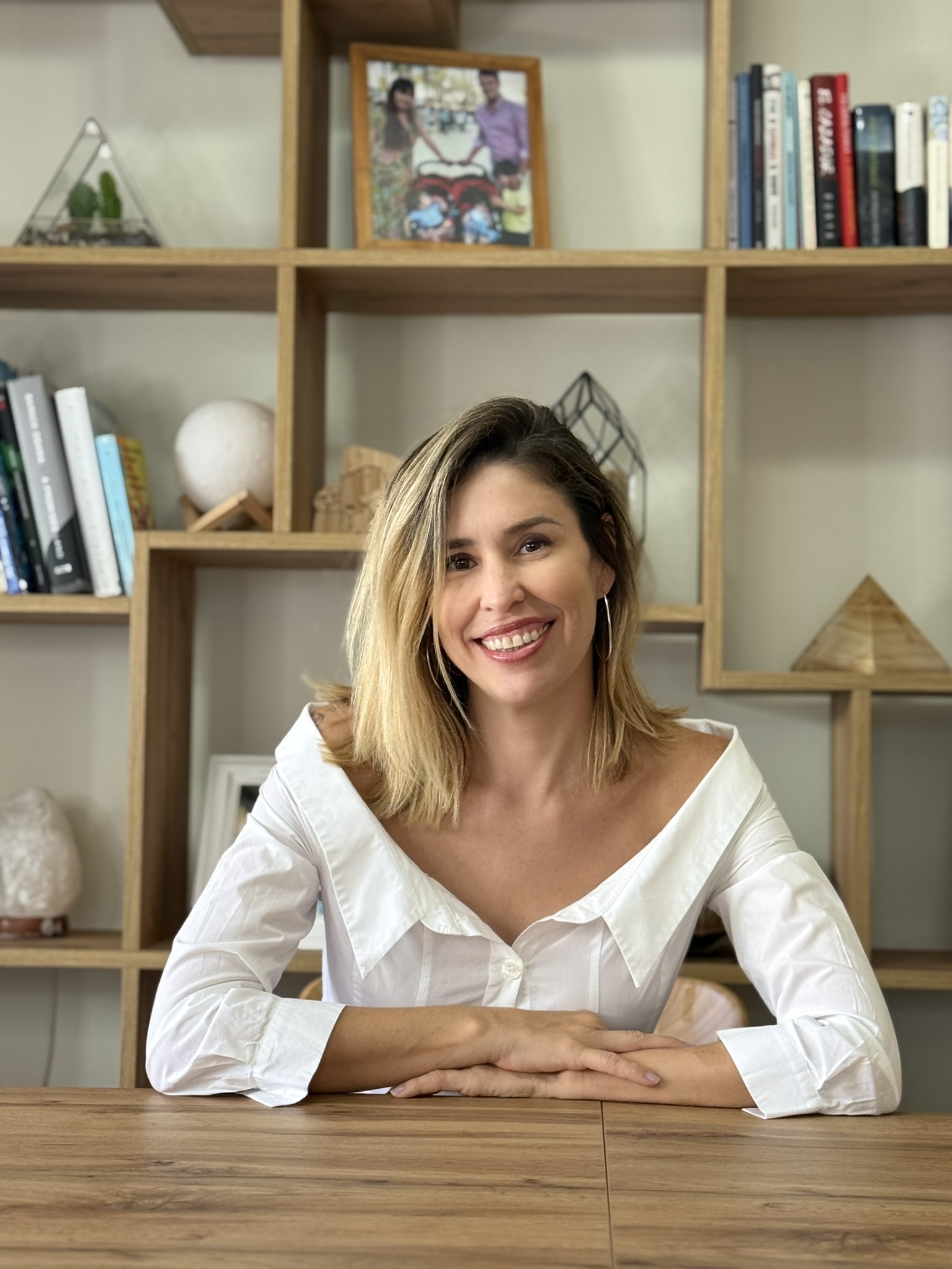 Retrato de Mae Mendoza